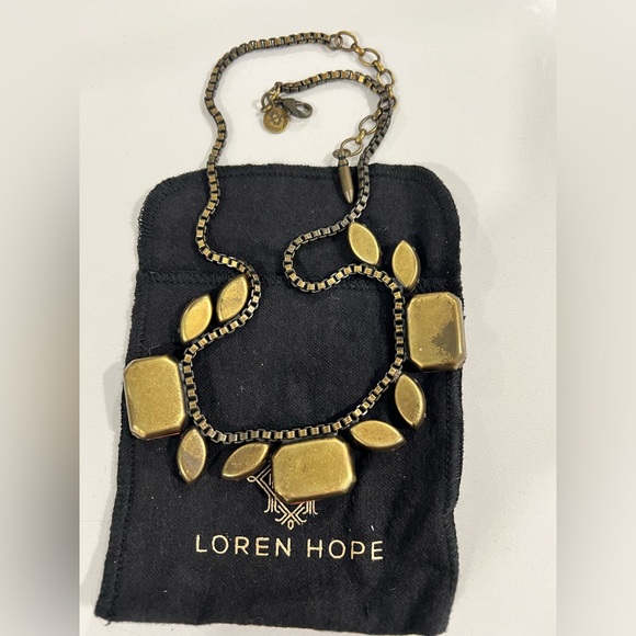 EUC Loren Hope coral Blythe glass crystal necklace - Picture 4 of 4